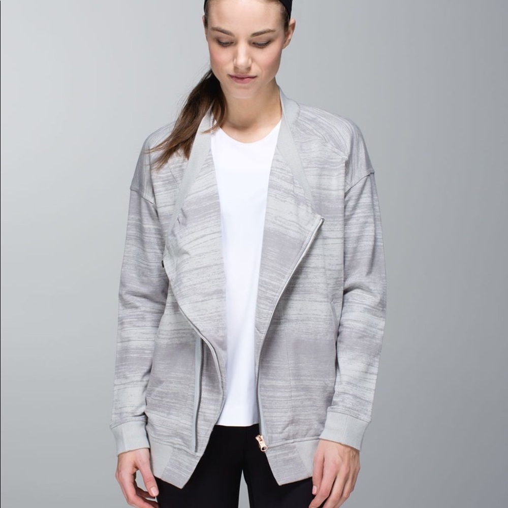 EUC Lululemon Mula Bundle Sweater